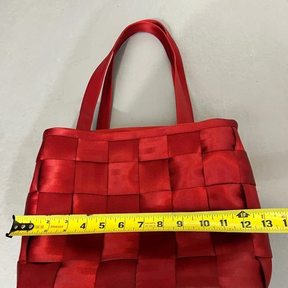 Harveys The Original Seatbelt Bag Medium Tote-Cherry Red - Picture 6 of 9